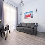 Nice Centre Flat - Modern, Quiet And Brand New